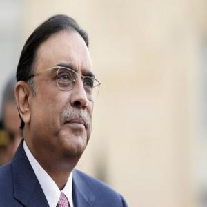 जमानत मिलने के 1 दिन बाद हिरासत से रिहा किए गए जरदारी