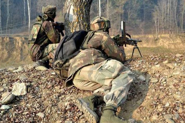 जम्मू एवं कश्मीर मुठभेड़ में 1 आतंकी ढेर, 2 जवान शहीद