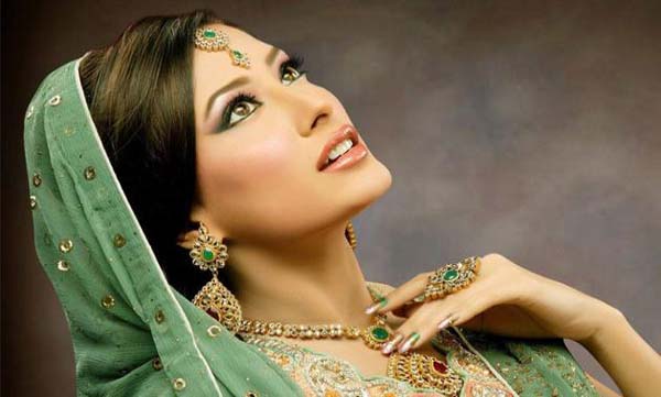 Imagini pentru pakistani model mehwish hayat
