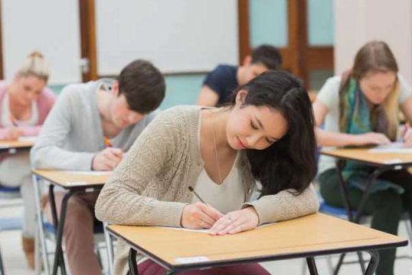 इस साल 31 लाख छात्र/छात्राएं देंगे CBSE परीक्षा