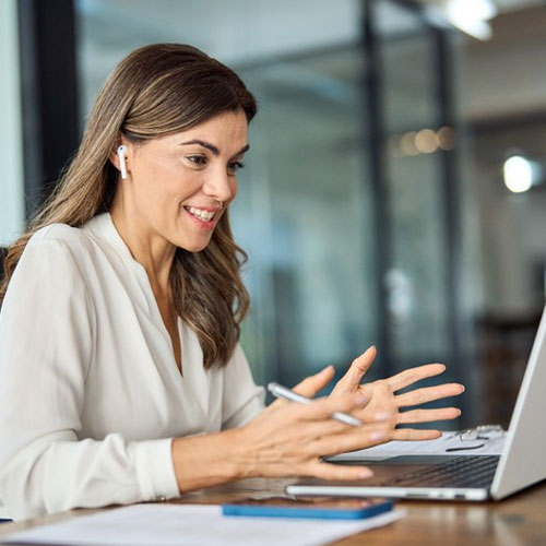 Career Tips: करियर में बनना है टॉप, तो फॉलो करें ये टिप्स