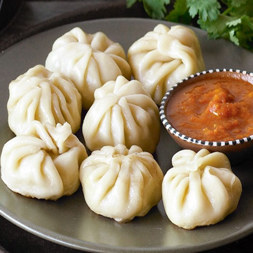 चिकन मोमोज का लुत्फ लें Chicken Momos Recipe 