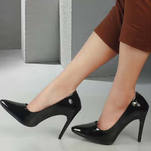 Fashion Tips: ऑफिस लुक दिखेगा अट्रैक्टिव, ट्राई करें ये फूटवियर