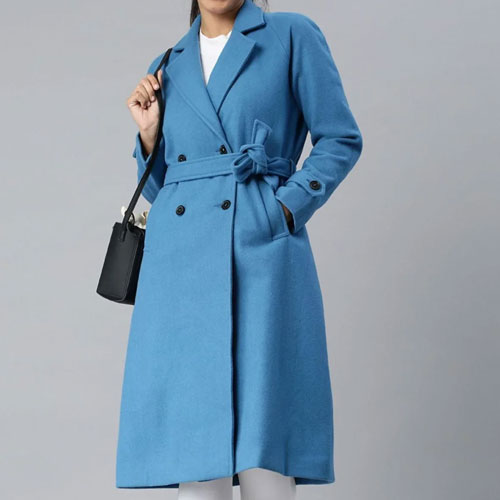 Fashion Tips: सर्दियों में ट्राई करें ओवरकोट, स्टाइलिश लगेगा आपका लुक