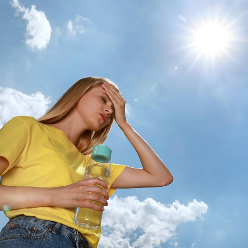 Health Tips: गर्मियों में बढ़ गया है लू का खतरा, इस तरह करें बचाव