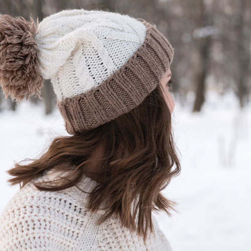 सर्दियों में इस तरह करें हेयर केयर, रूखे सूखे बालों में आएगी जान