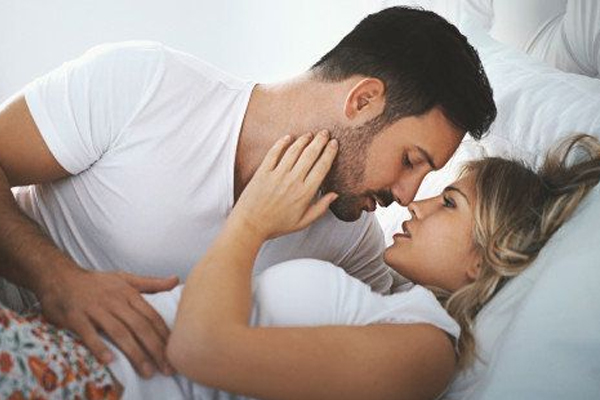फायदेमंद है शादी से पहले सेक्स करना, खुशदिल और मजबूत होता है रिश्ता