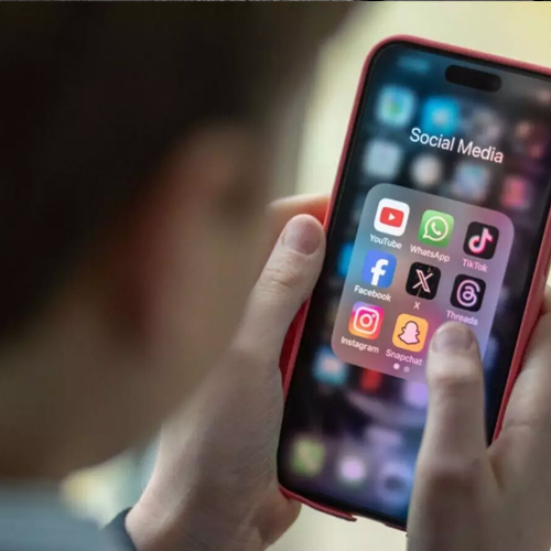 बच्चों को सोशल मीडिया से रखें दूर, डिप्रेशन का बन रहा है बड़ा कारण