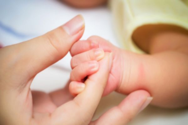 समय से पहले जन्मे शिशुओं को सता सकती है गुर्दे की बीमारी