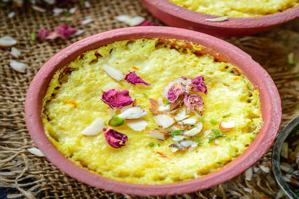 Phirni Serving Tips: घर की फिरनी को दें शाही अंदाज, इन तरीकों से बढ़ाएं मिठास और खूबसूरती
