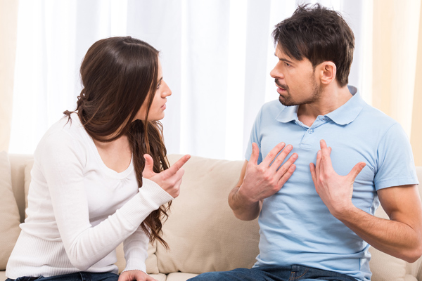 Relationship Tips: रिश्ते में प्यार से ज्यादा हो रही है तकरार, तो इन बातों को अवॉइड करना सीखें
