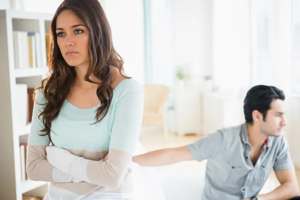 Relationship Tips: पति या पत्नी के मुंह से निकाल जाए ये शब्द, तो टूट जाएगा रिश्ता
