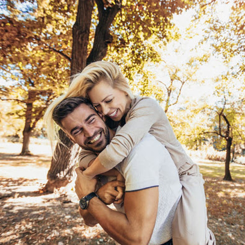 Relationship Tips: पत्नी के दिल को छू जाएंगी ये बातें, ऐसे करें खुश