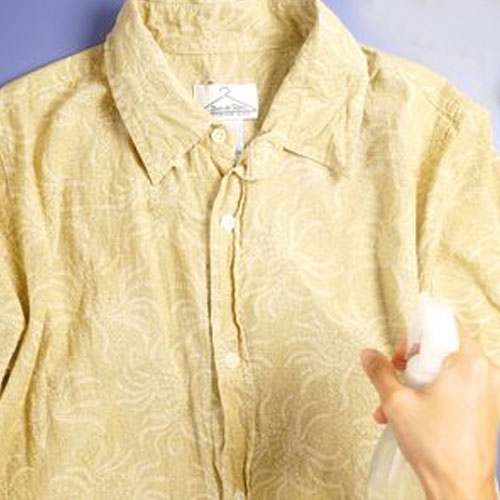 कपड़े को बिना प्रेस किए दूर करें सिलवटें, इन ट्रिक्स को करें फॉलो