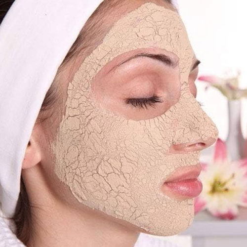 Skin Care Tips: चेहरे को करना है टाइट, तो इन फेस पैक को लगाएं