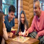 फैमिली के लिए बेस्ट है डिजिटल डिटॉक्स, रोज बस एक घंटे बनाएं फोन से दूरी
