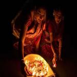 दिवाली की रात अपने घर के अलावा इन जगहों पर भी दीपक जलाने से होती है मां लक्ष्‍मी प्रसन्न