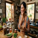 Beauty Care : बदलते मौसम में चेहरे का नूर रहेगा बरकरार: महंगे पार्लर नहीं, किचन के ये नुस्खे दिलाएंगे ग्लास स्किन
