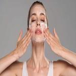 Beauty Tips: ब्लैकहेड्स और व्हाइटहेड्स से हैं परेशान तो छुटकारा दिलाने में मदद कर सकता है चावल का यह घरेलू उपाय