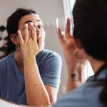 Beauty Tips: आइब्रो में जम रहा है डैंड्रफ, तो ये टिप्स करें फोलो