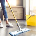 Cleaning Tips: पोछा लगाने के लिए पानी में मिलाएं ये चीजें, चमक जाएगा फर्श