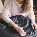 जैकेट को ड्राई क्लीन कराने के लिए न करें पैसे बर्बाद, इस तरह गंदगी और दाग करें साफ