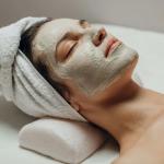 चेहरे से झुर्रियां हो जाएगी खत्म, घर पर बनाएं एंटी एजिंग मास्क