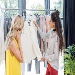 Fashion Tips: ब्रांडेड समझ कर कहीं आप भी तो नहीं खरीद रहे लोकल कपड़े, इस तरह करें असली नकली की पहचान