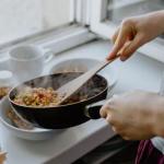 कम तेल में भी खाना बनेगा स्वादिष्ट, इस तरह करें ऑयल सेविंग