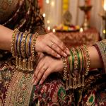 ट्रेडिशनल घुंघरू चूड़ियों से अपने एथनिक लुक को दें एक रॉयल टच