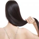 Hair Care Tips: घर पर ही बालों को दें शाइन और मजबूती, ये हैं आसान तरीके
