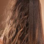 Hair Care Tips: शैंपू के बाद भी सॉफ्ट नहीं हो रहे हैं बाल, तो वॉश से पहले करें ये काम