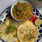 खाने का मन है बाजार जैसा मटर कुलचा, तो उस रेसिपी से करें तैयार