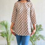 गर्मियों में बॉडी को रखना है कूल और कंफर्ट, तो ट्राई करें सूती शॉर्ट कुर्ती