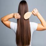 जड़ से मजबूत बनाना है बाल तो करें ये काम, शाइनी दिखेंगे हेयर