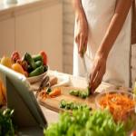 Kitchen Tips: सब्जी बनाने से पहले करें ये छोटी तैयारी, स्वाद के साथ बचेगा समय भी