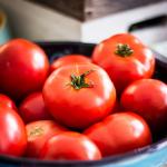 Kitchen Tips: गर्मी से बिल्कुल नहीं सड़ेंगे टमाटर, इस तरह करें स्टोर