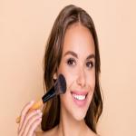 Makeup Tips: मेकअप में हाईलाइटर का सही इस्तेमाल करें, नहीं तो लुक हो सकता है ओवर