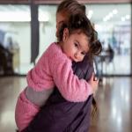 Moms & Baby Care : कहीं स्ट्रेस में तो नहीं आपका बच्चा? इन लक्षणों से पहचानें परेशानी, करें आसान समाधान