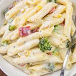 बच्चों को लंच बॉक्स में बनाकर दें व्हाइट सॉस पास्ता, ये है आसान रेसिपी