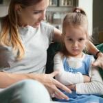 Parenting Tips: नजरअंदाज नहीं करनी चाहिए बच्चों की शैतानियां, इस तरह करें कंट्रोल