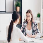 Parenting Tips: कॉलेज में एडमिशन ले रहा है बच्चा, तो इस तरह सिखाएं जरूरी बातें