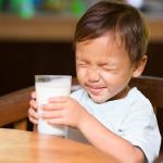 Parenting Tips: बच्चे दूध पीने में दिखाते हैं नखरे, तो इस तरह मन बहलाएं पूरा गिलास मिनटों में होगा खाली