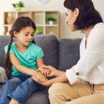 Parenting Tips: बच्चों को सिखाएं सेफ्टी रूल्स, बाहर हमेशा रहें सावधान