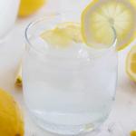 गर्मियों में परिवार वालों को पिलाएं नींबू पानी पेट रहेगा ठंडा, इस रेसिपी से करें तैयार