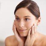 Skin Care Tips: सोने से पहले चेहरे की करें मसाज, ग्लोइंग दिखेगी स्किन 