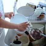 Vastu Tips: रात को सोने से पहले धो लेना चाहिए गंदे बर्तन, नहीं तो लगता है वास्तु दोष