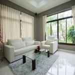 Vastu Tips: घर में सुख-शांति और तरक्की के लिए अपनाएं ये आसान वास्तु उपाय