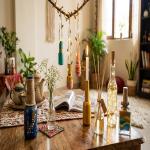 फेकने से पहले रुकिए, खाली नेल पॉलिश की बोतलें बदल देंगी आपके घर का लुक आजमाएं ये 7 जादुई तरीके