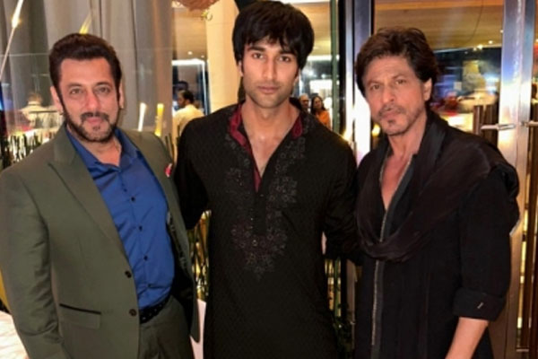 सलमान के साथ दिखे शाहरुख, मीजान जाफरी ने शेयर की तस्वीर